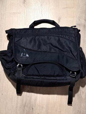Ultimate Direction Technical Messenger Bag